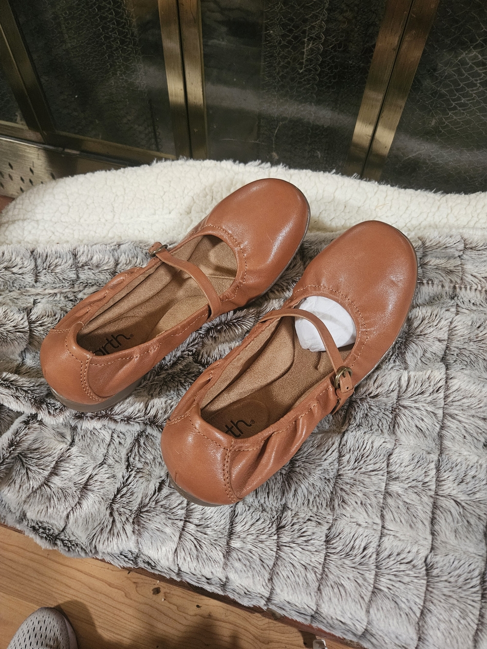 Earth Women's Tan Mary Jane Ballet Flats with Adjustable Strap - Picture 4 of 4